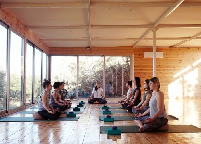 Okreblue-yoga-with-Sasy_-4